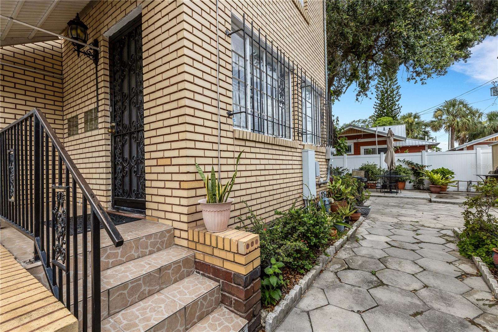 Image 58 of 67 For 2701 1st Avenue S