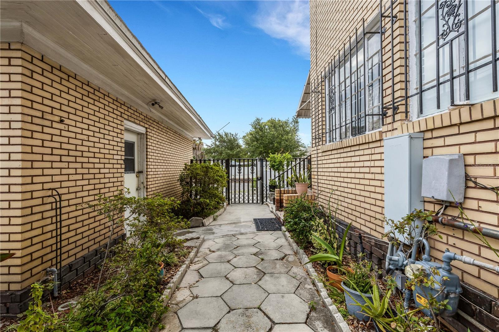 Image 59 of 67 For 2701 1st Avenue S