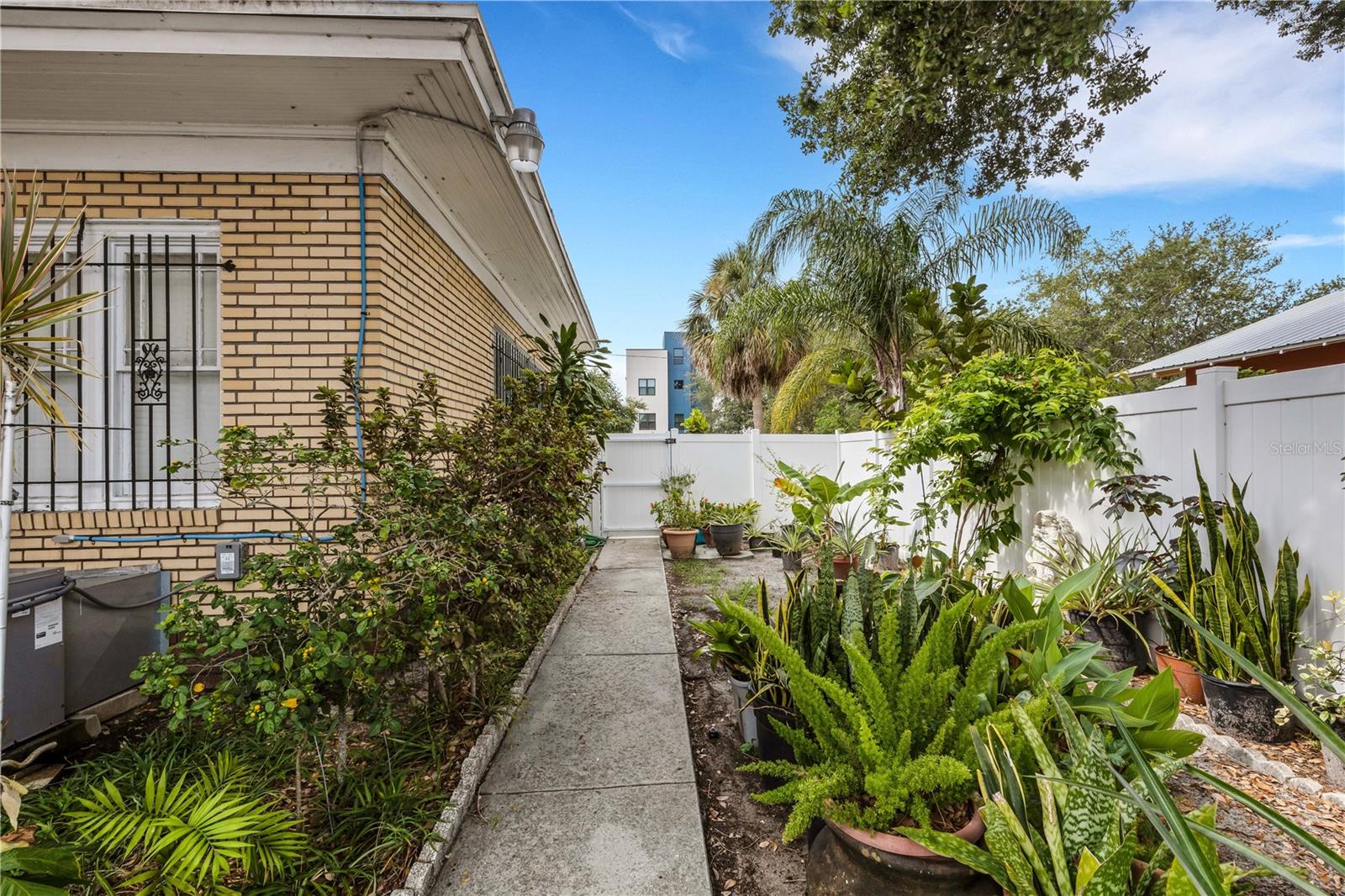 Image 64 of 67 For 2701 1st Avenue S