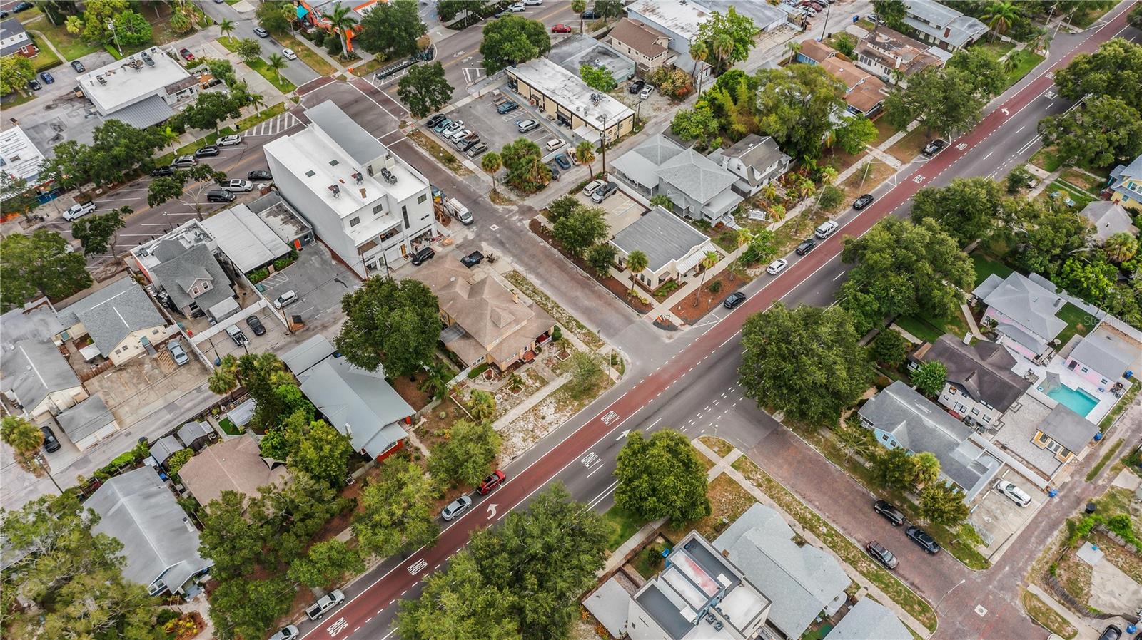 Image 9 of 67 For 2701 1st Avenue S