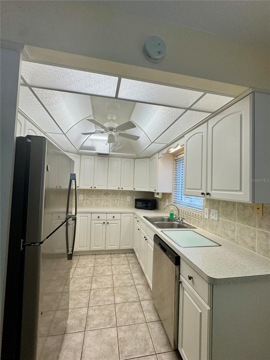 Image 9 of 33 For 11201 80th Avenue 101