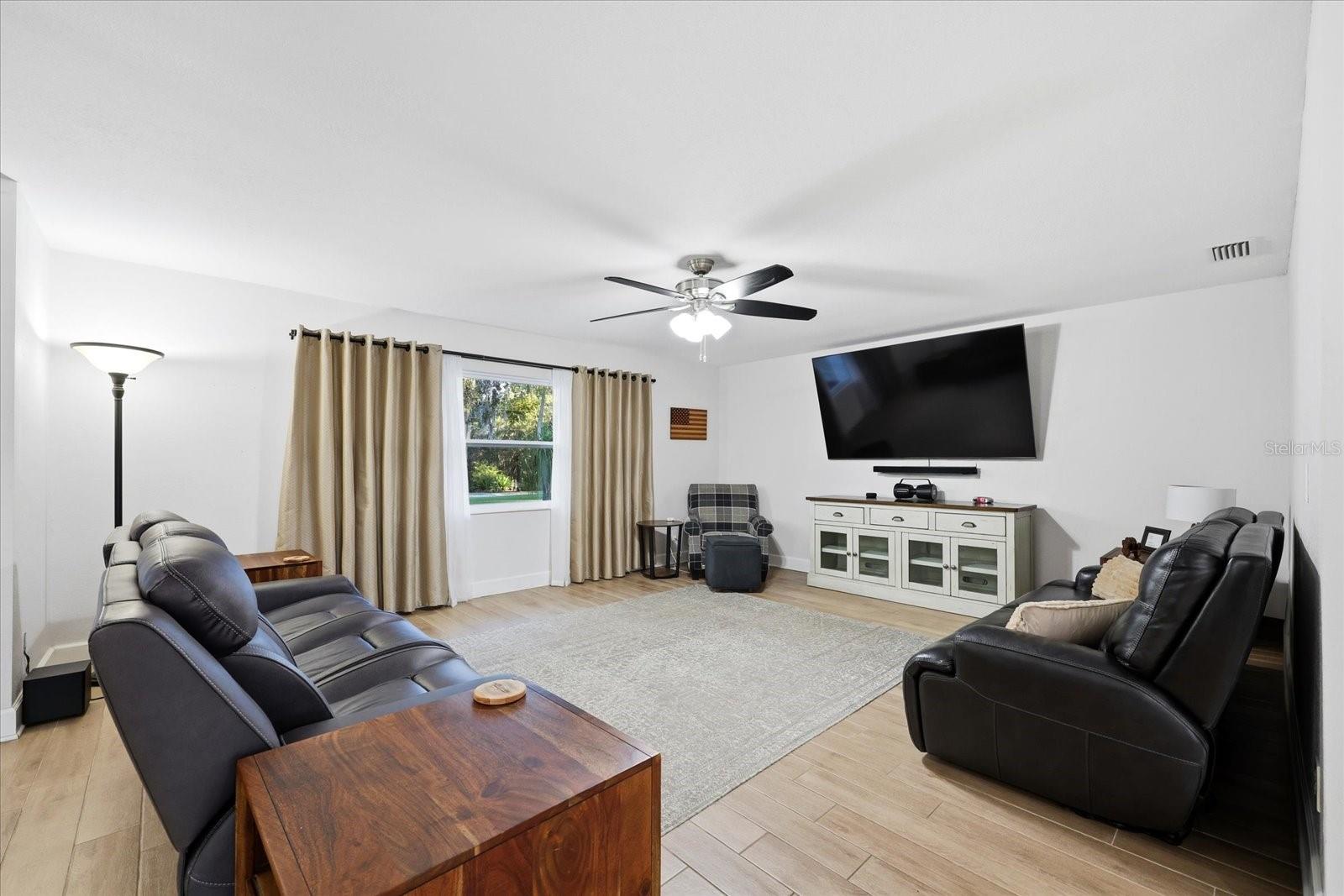 Image 12 of 67 For 30424 Hillside Lane