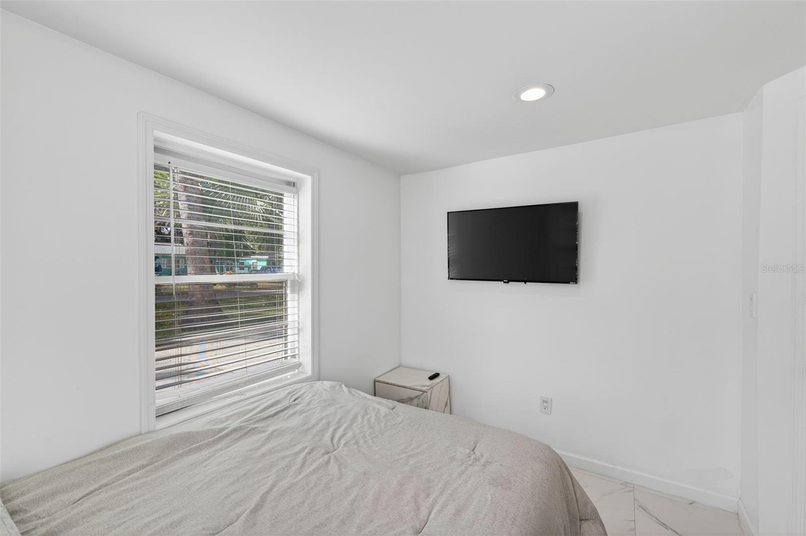 Image 23 of 53 For 1212 59th Street S