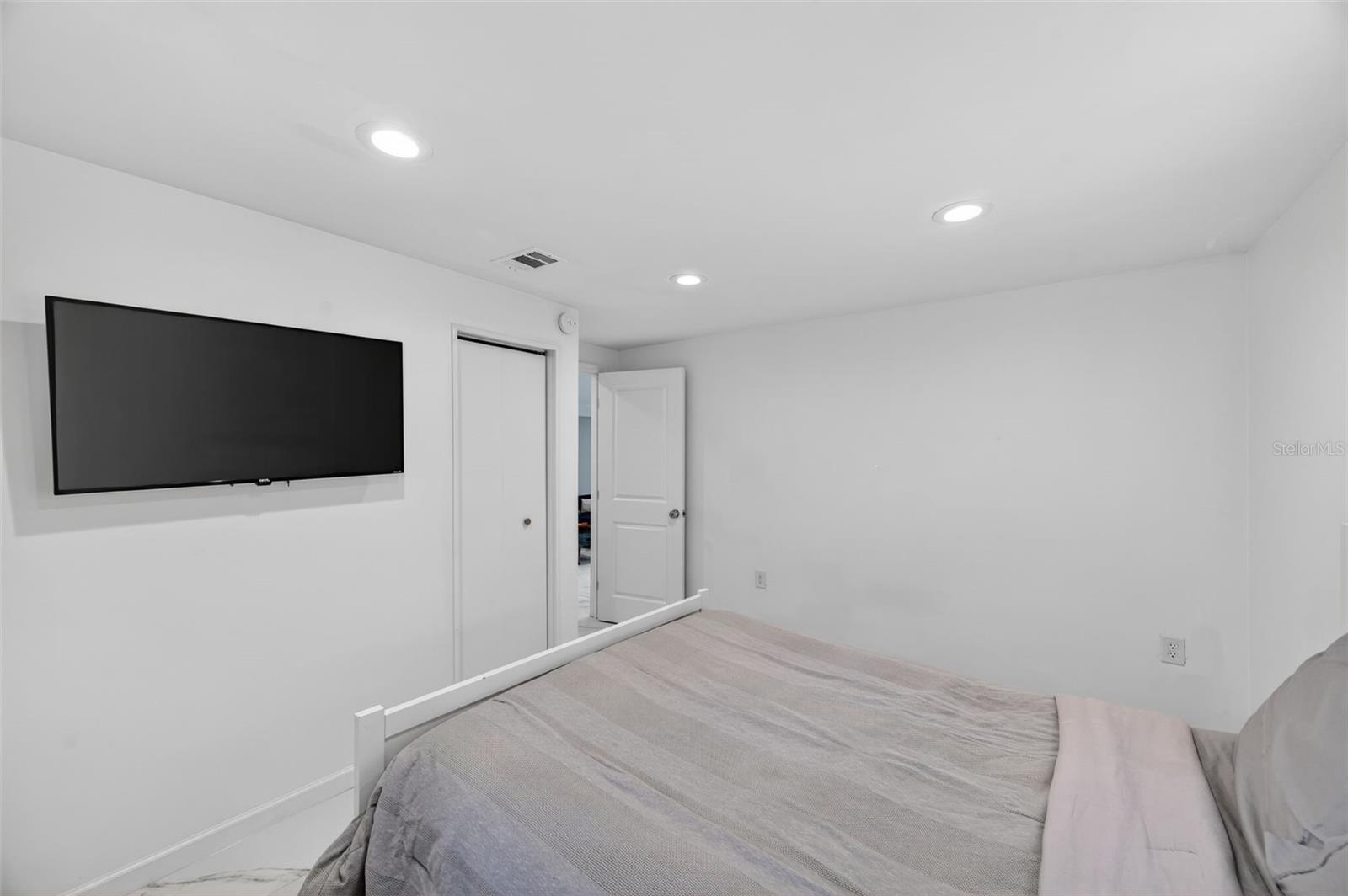 Image 26 of 53 For 1212 59th Street S