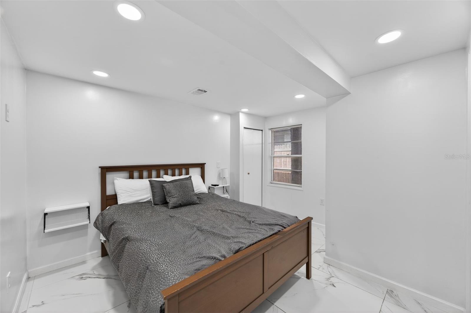 Image 27 of 53 For 1212 59th Street S