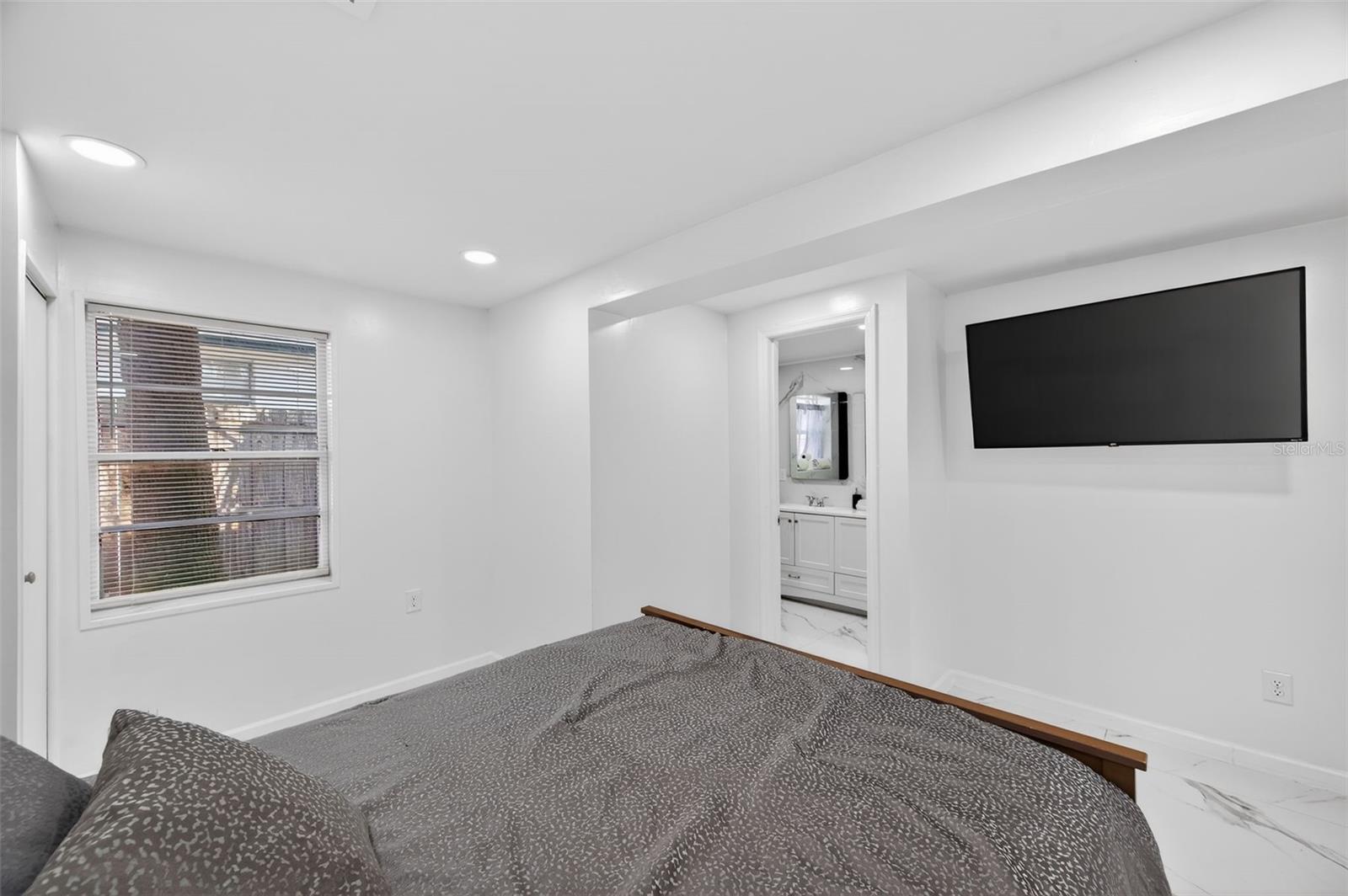 Image 28 of 53 For 1212 59th Street S