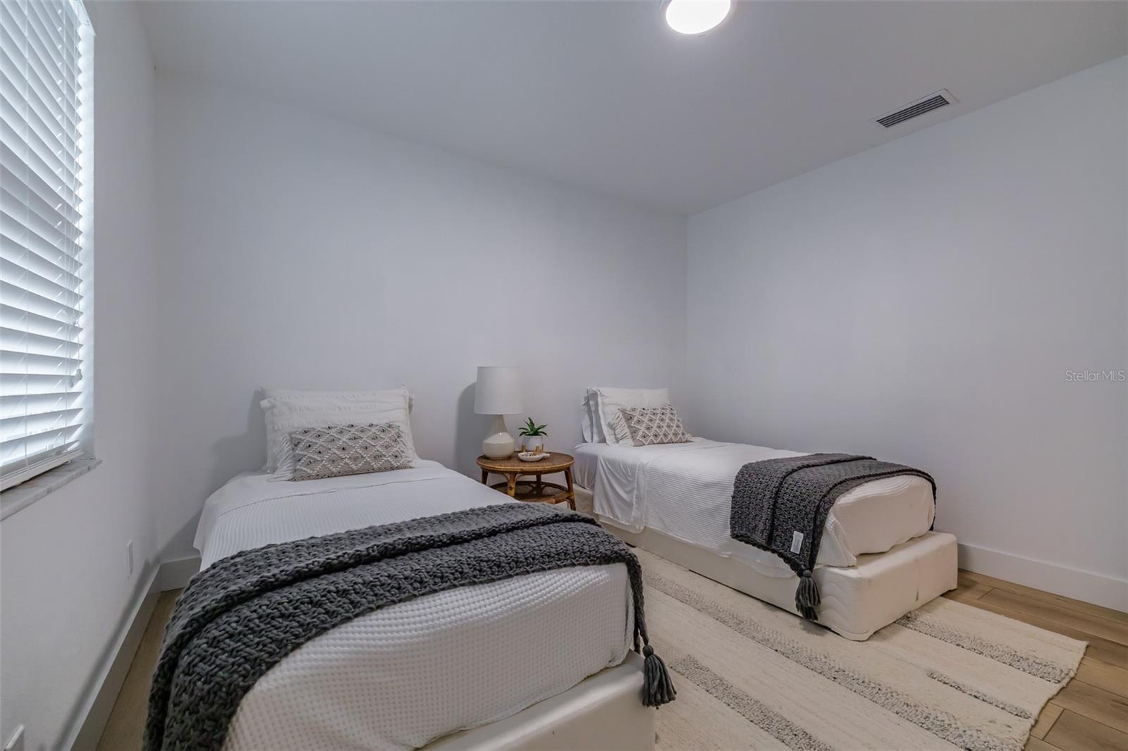 Image 33 of 60 For 917 Chipaway Drive