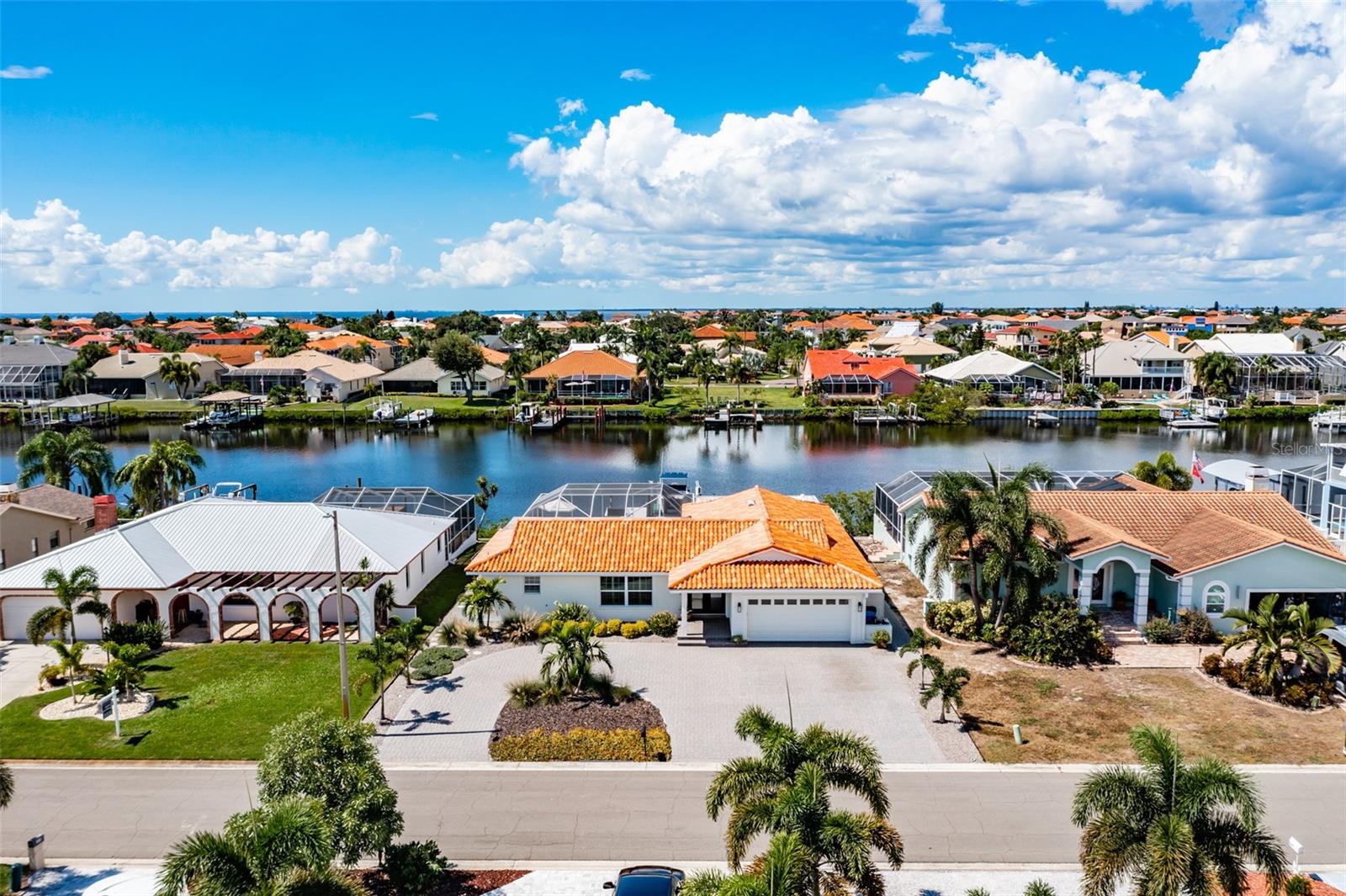 Image 6 of 60 For 917 Chipaway Drive