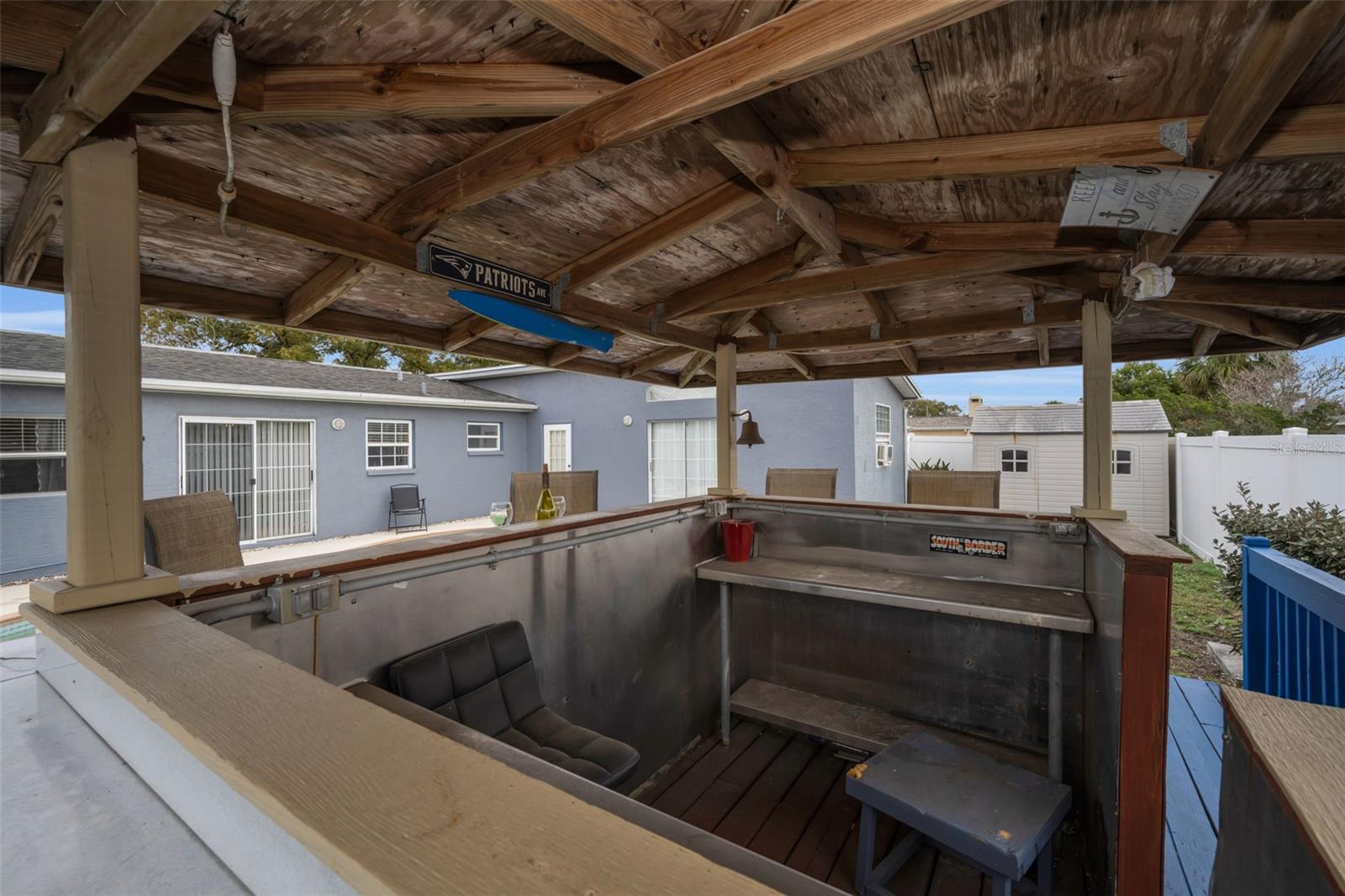 Listing photo id 32 for 8226 Penwood Drive