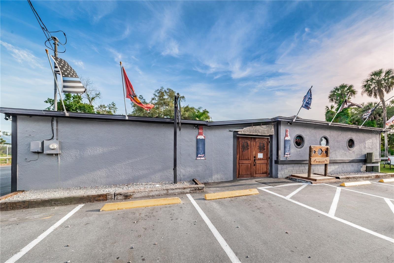 Listing photo id 51 for 8226 Penwood Drive