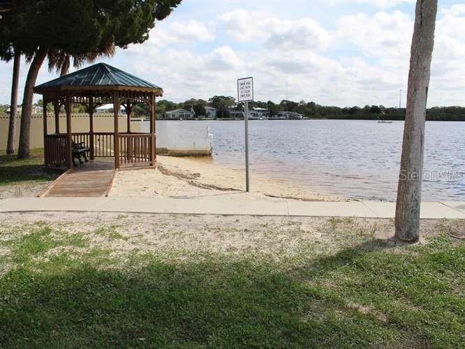 Listing photo id 57 for 8226 Penwood Drive