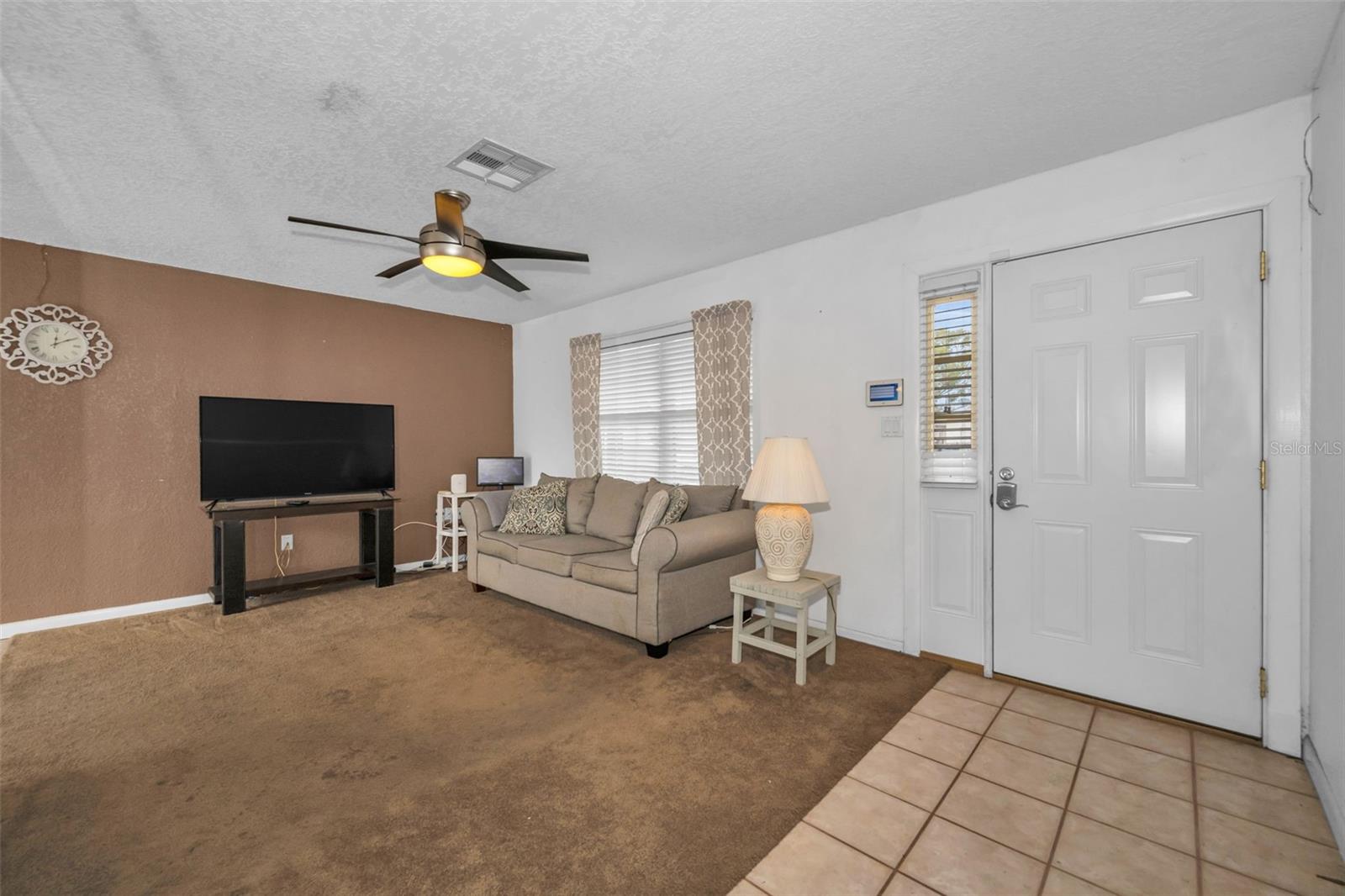 Listing photo id 7 for 8226 Penwood Drive