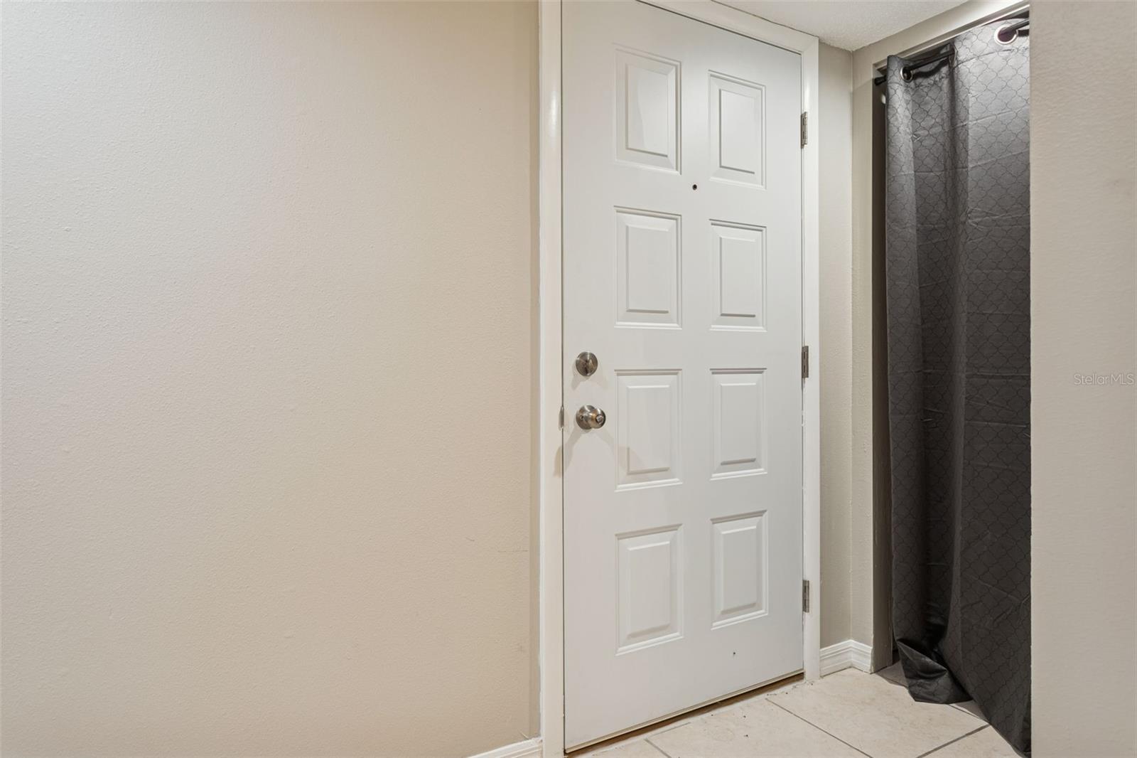 Image 4 of 25 For 7858 Niagara Avenue 605