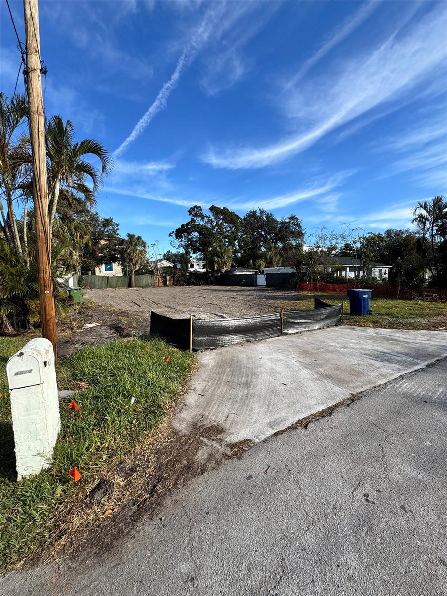 Image 2 of 4 For 4627 Bay Villa Avenue