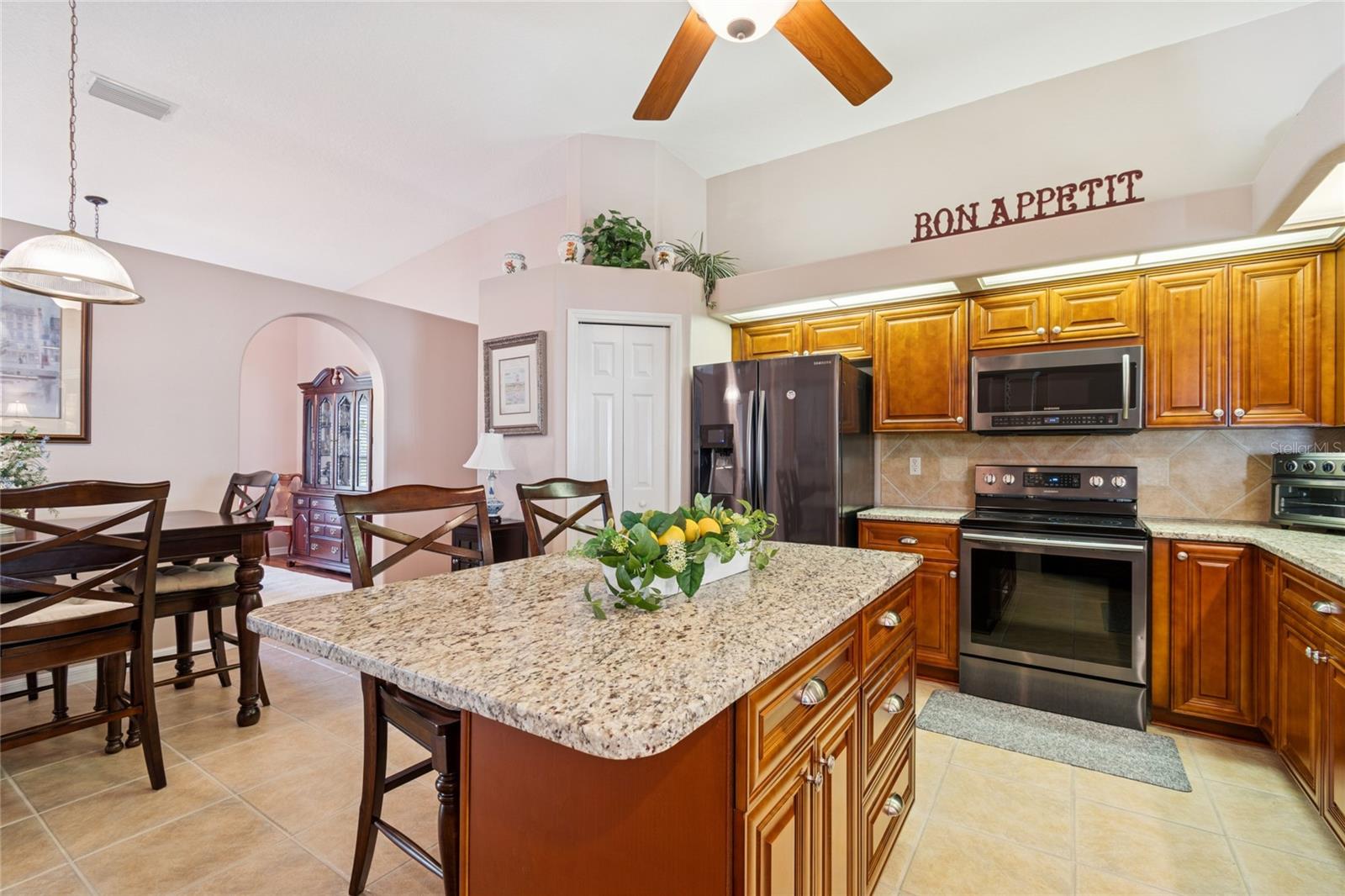 Image 22 of 92 For 8359 Golden Prairie Drive