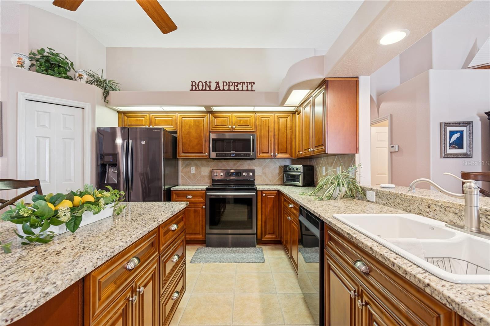 Image 23 of 92 For 8359 Golden Prairie Drive