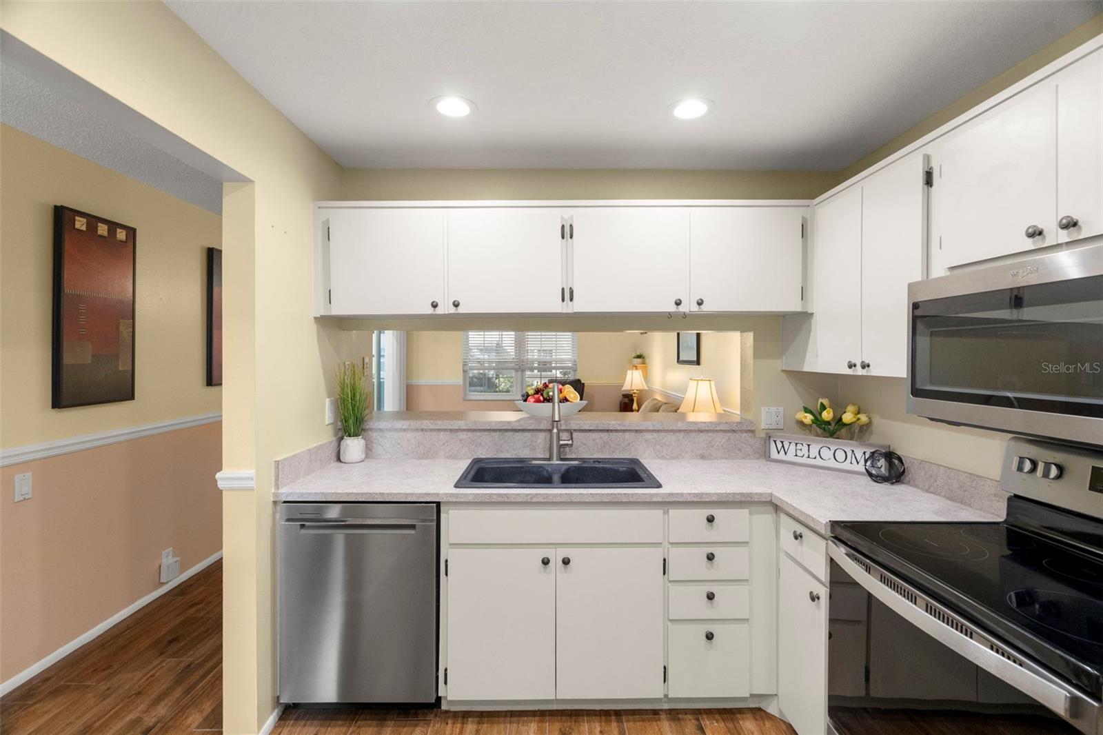 Image 7 of 21 For 5265 Bay Drive 713