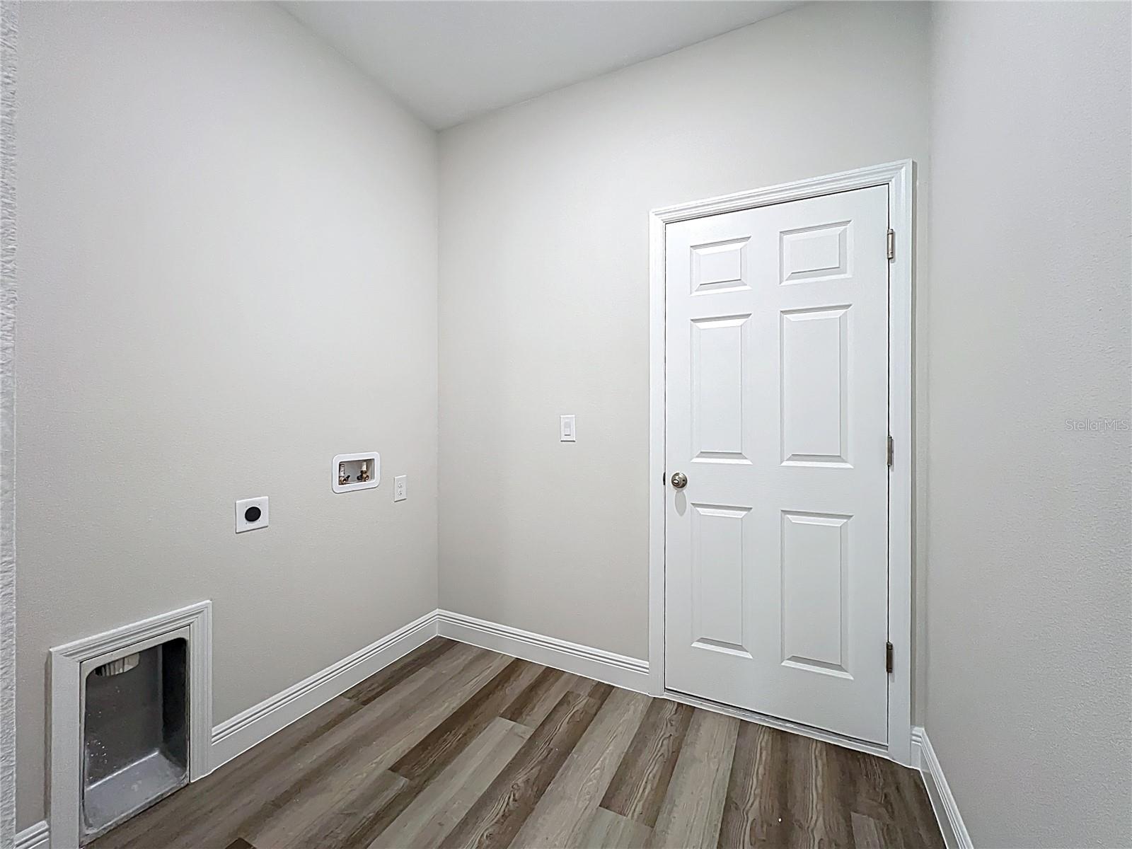 Image 38 of 93 For 2624 Atwater Drive