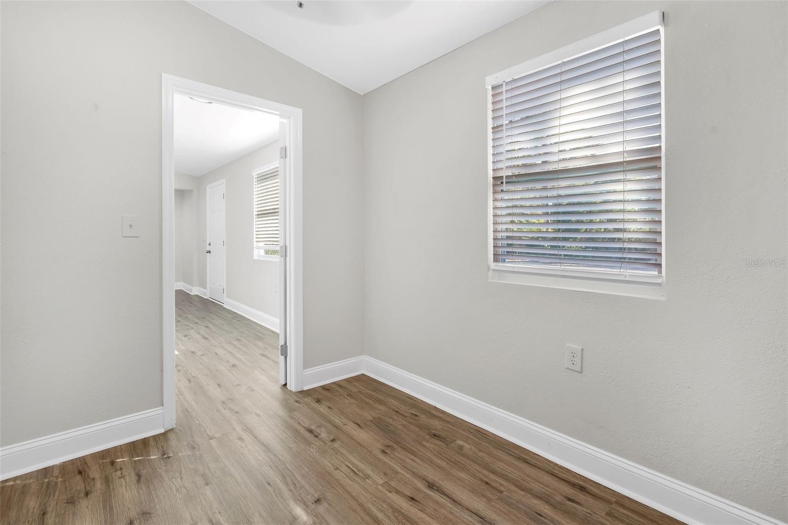 Image 23 of 37 For 2140 22nd Avenue N