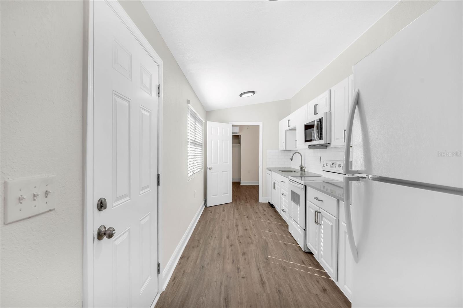 Image 26 of 37 For 2140 22nd Avenue N