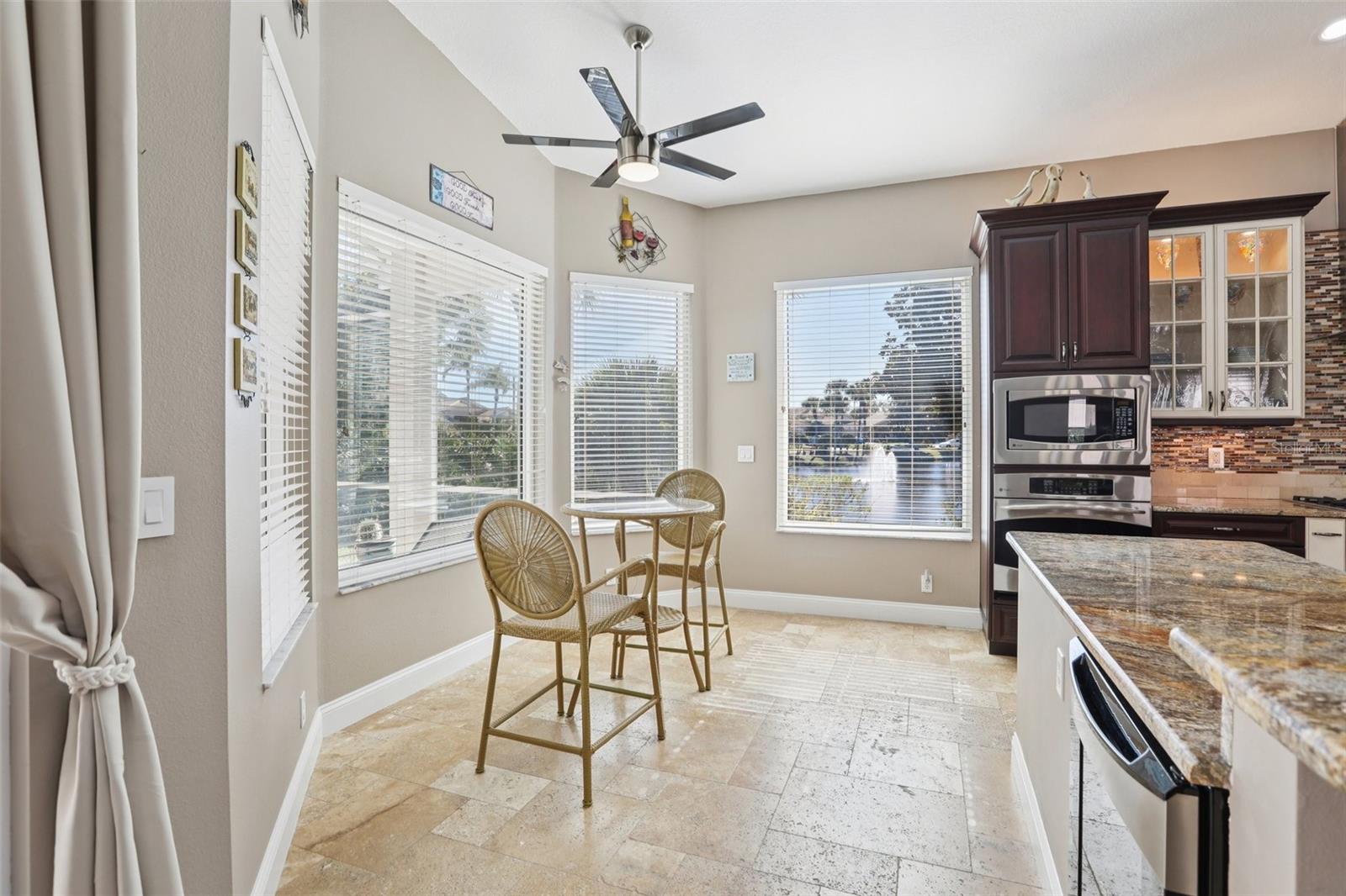 Image 12 of 53 For 3925 Silk Oak Lane