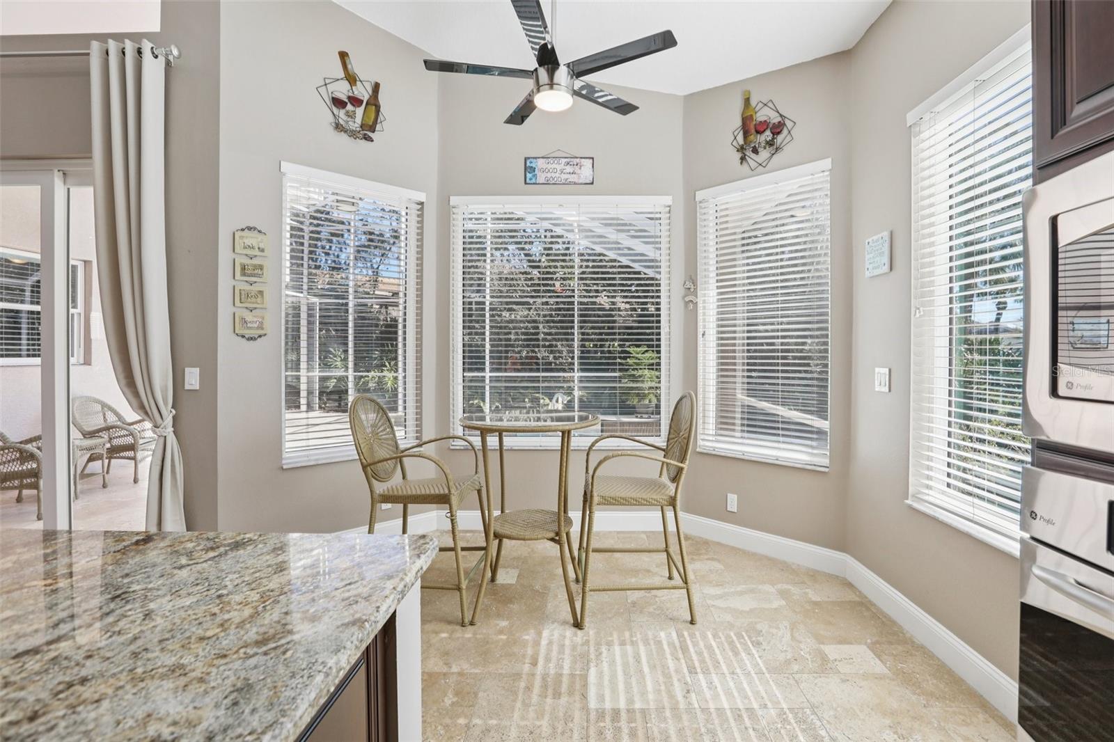 Image 13 of 53 For 3925 Silk Oak Lane