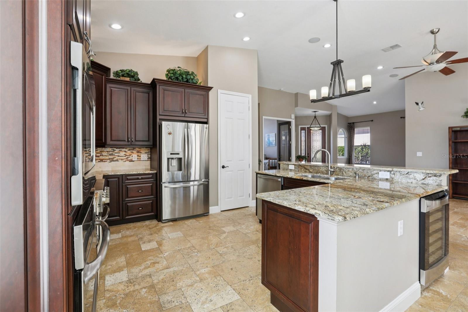 Image 14 of 53 For 3925 Silk Oak Lane