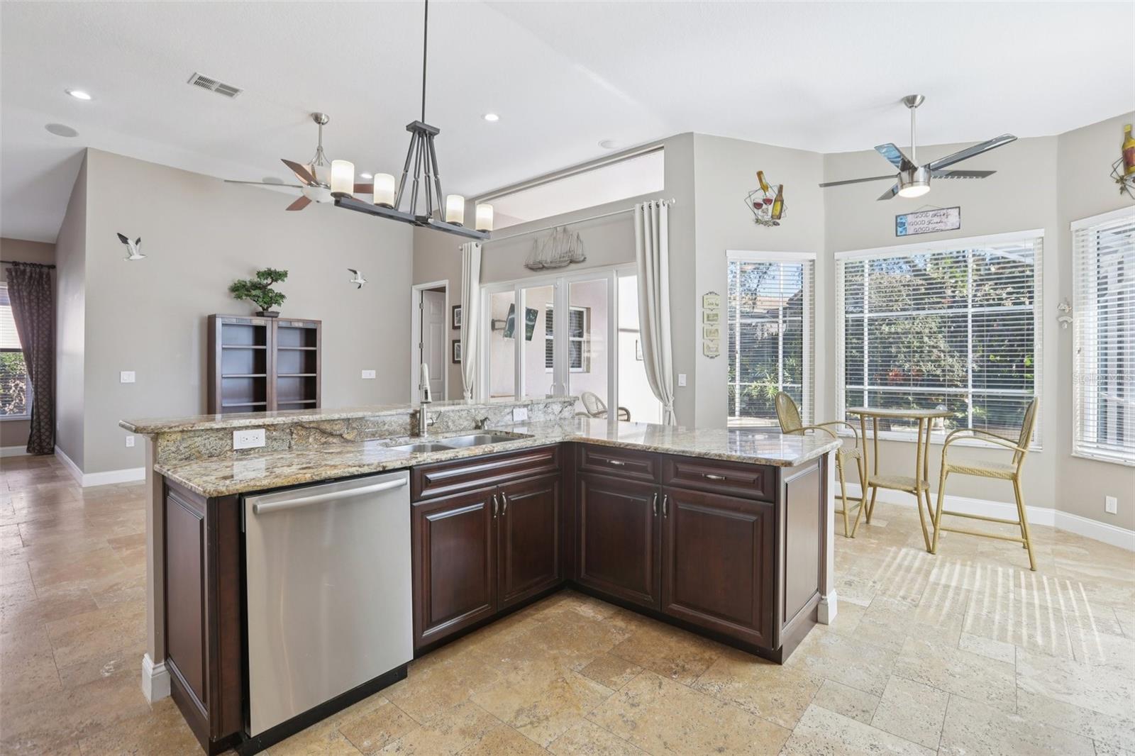 Image 16 of 53 For 3925 Silk Oak Lane