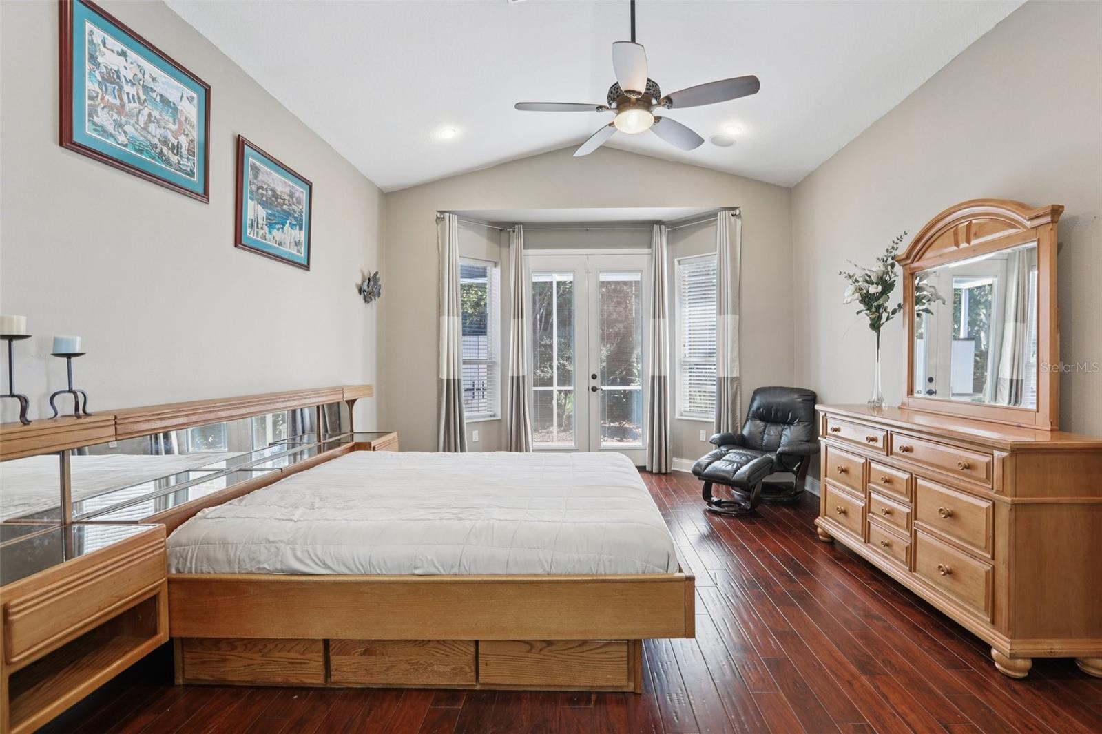 Image 22 of 53 For 3925 Silk Oak Lane