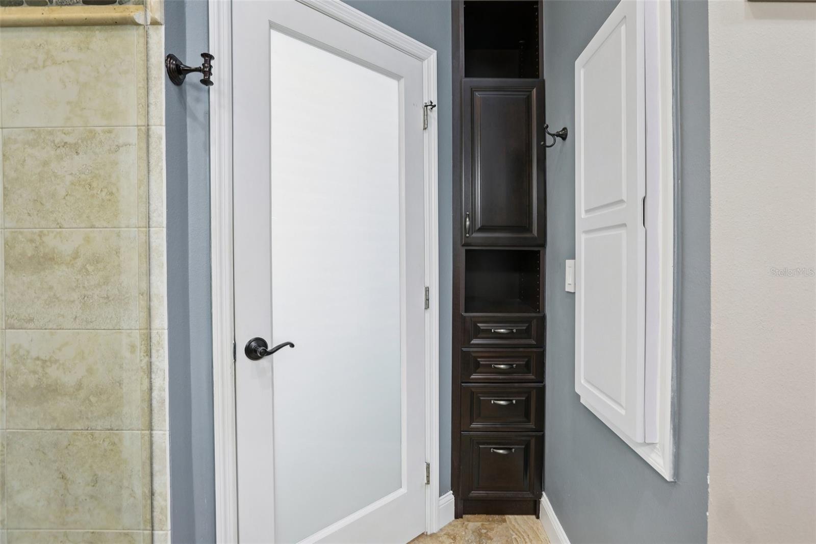 Image 28 of 53 For 3925 Silk Oak Lane