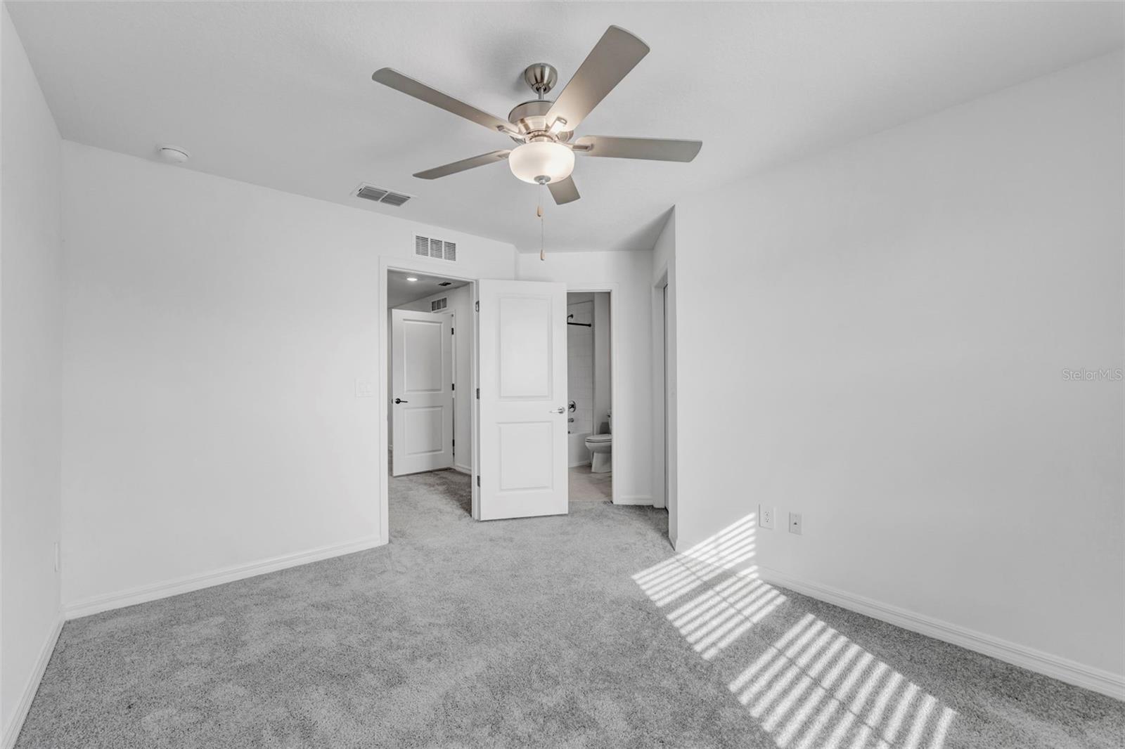 Image 23 of 33 For 8309 Corner Pine Way