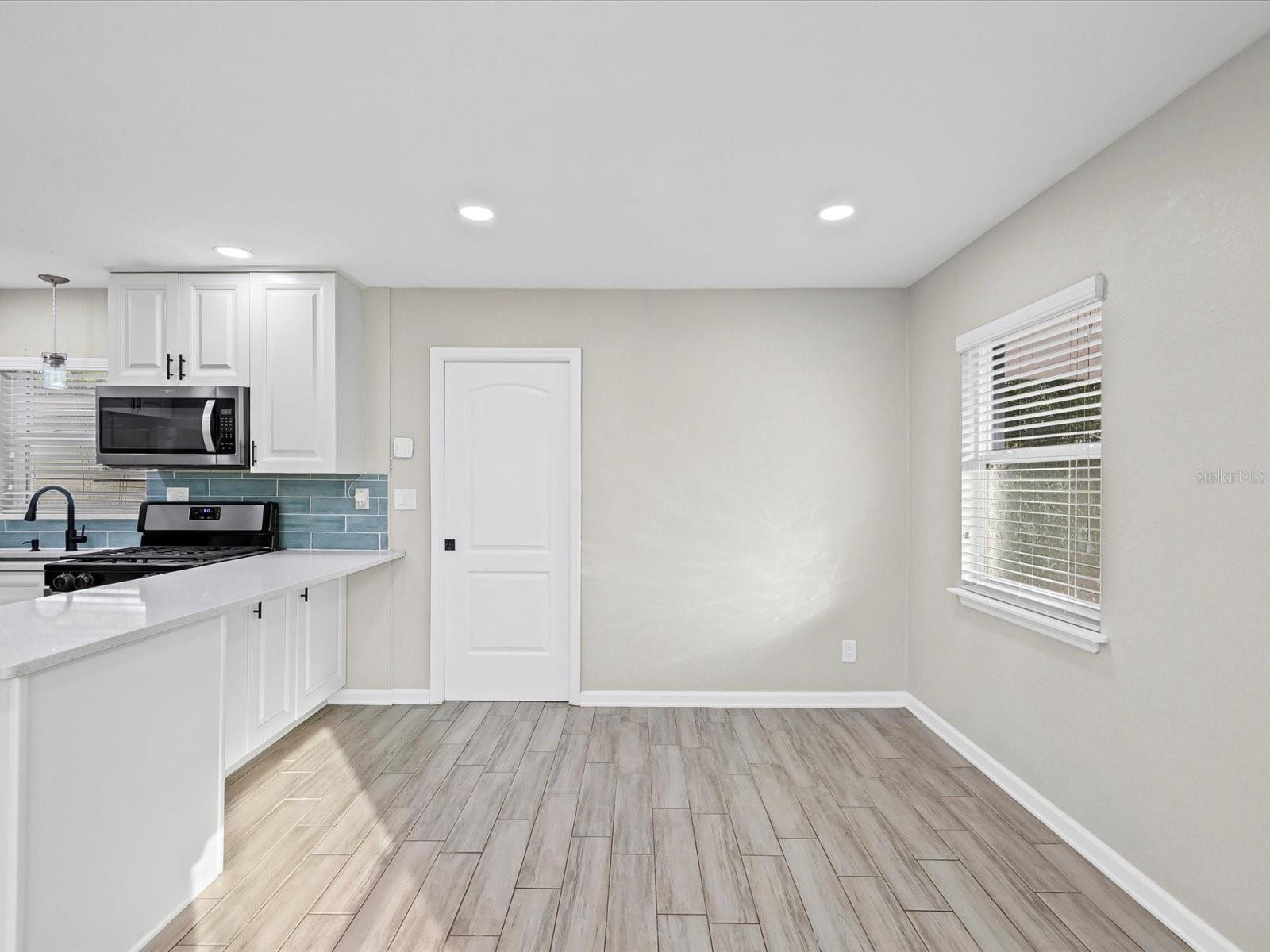 Image 6 of 27 For 7307 34th Avenue N