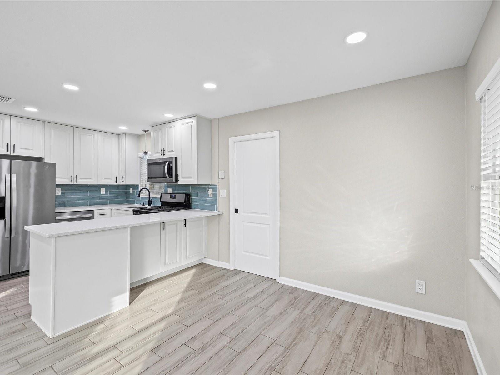 Image 7 of 27 For 7307 34th Avenue N