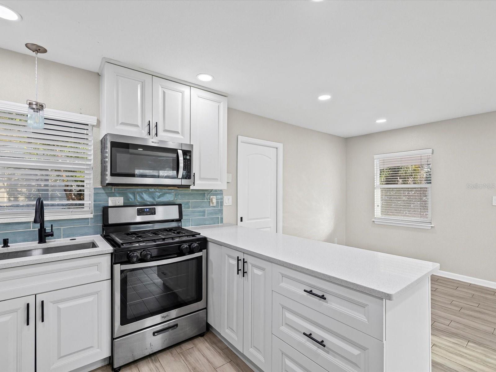 Image 9 of 27 For 7307 34th Avenue N