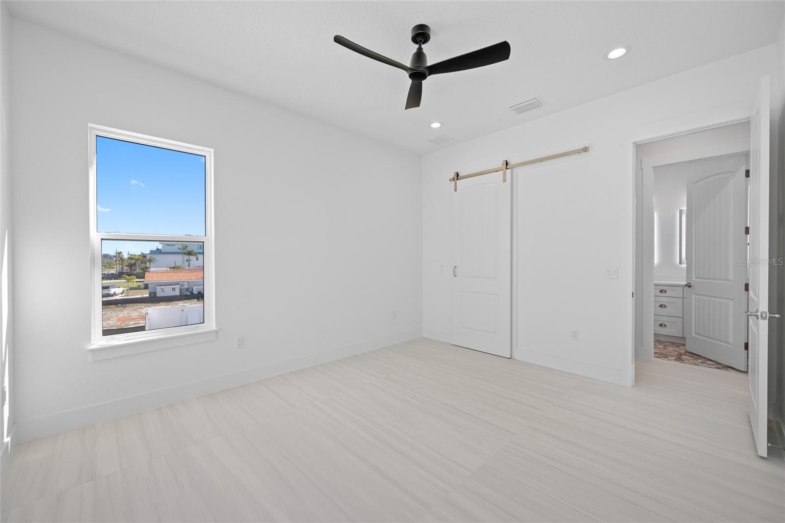 Image 25 of 62 For 11460 7th Street E