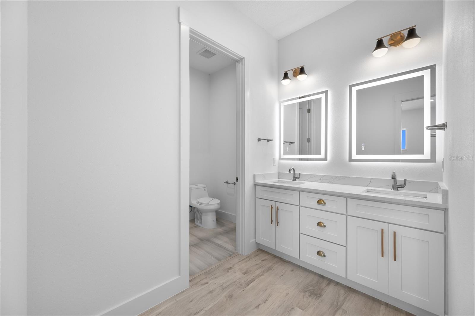 Image 31 of 62 For 11460 7th Street E