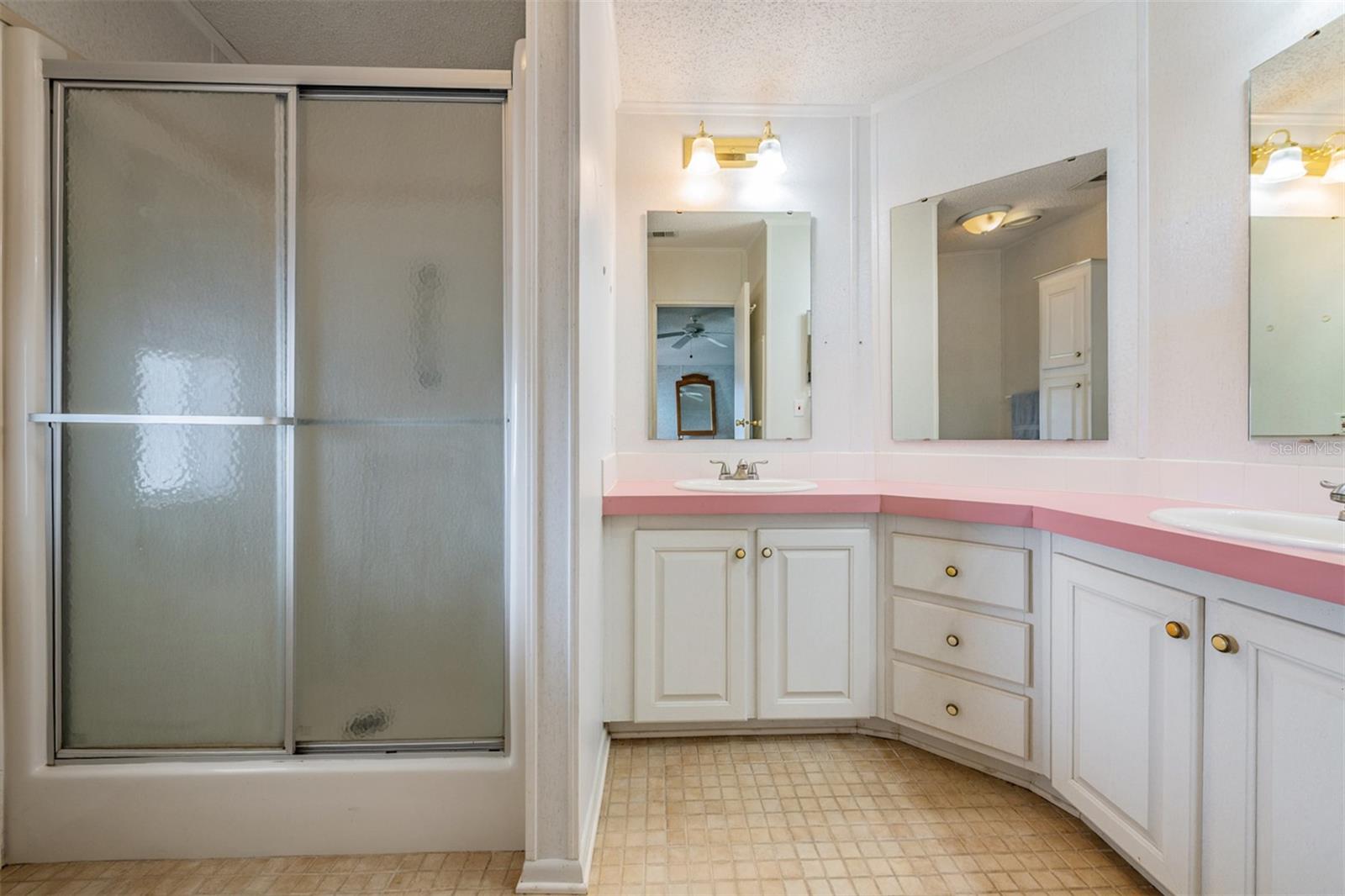 Image 13 of 42 For 6827 Lake Henry Drive Ne