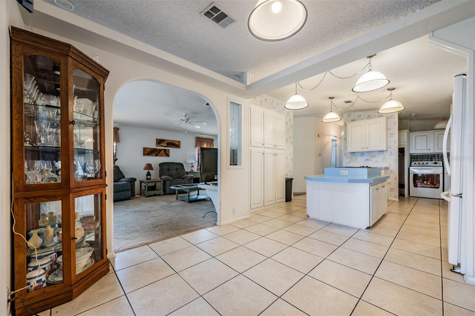 Image 23 of 42 For 6827 Lake Henry Drive Ne