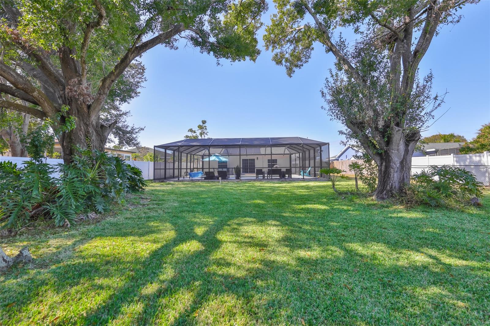 Image 40 of 45 For 6503 Manila Palm Way