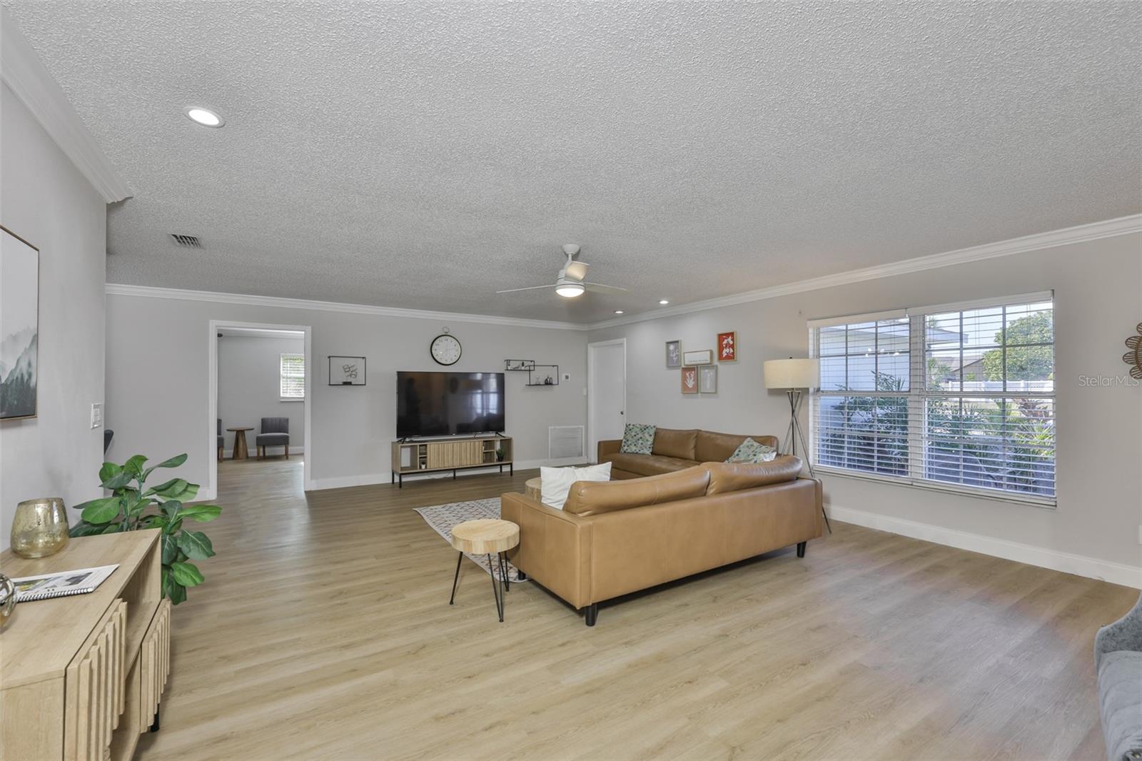 Image 6 of 45 For 6503 Manila Palm Way