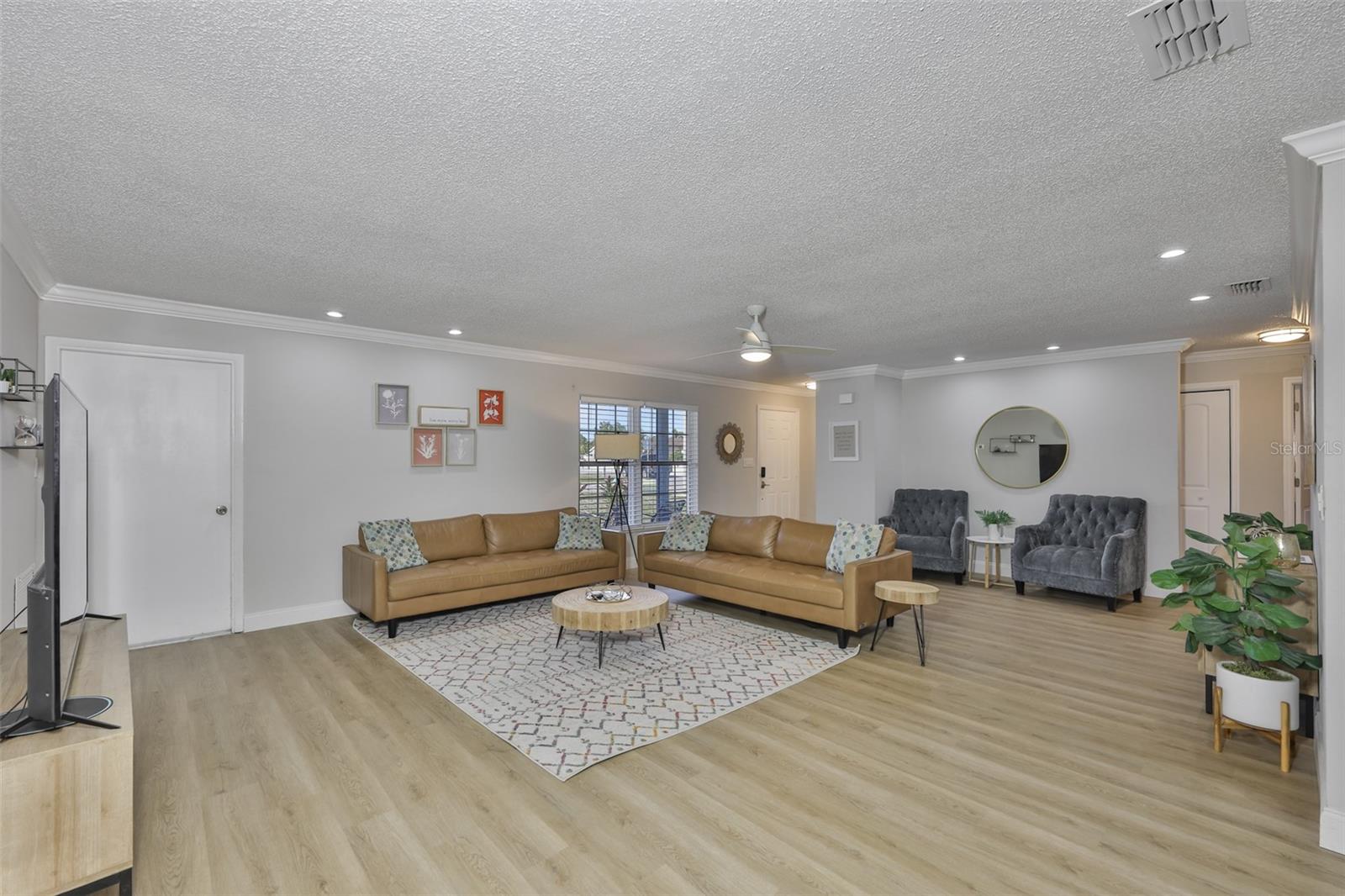 Image 7 of 45 For 6503 Manila Palm Way