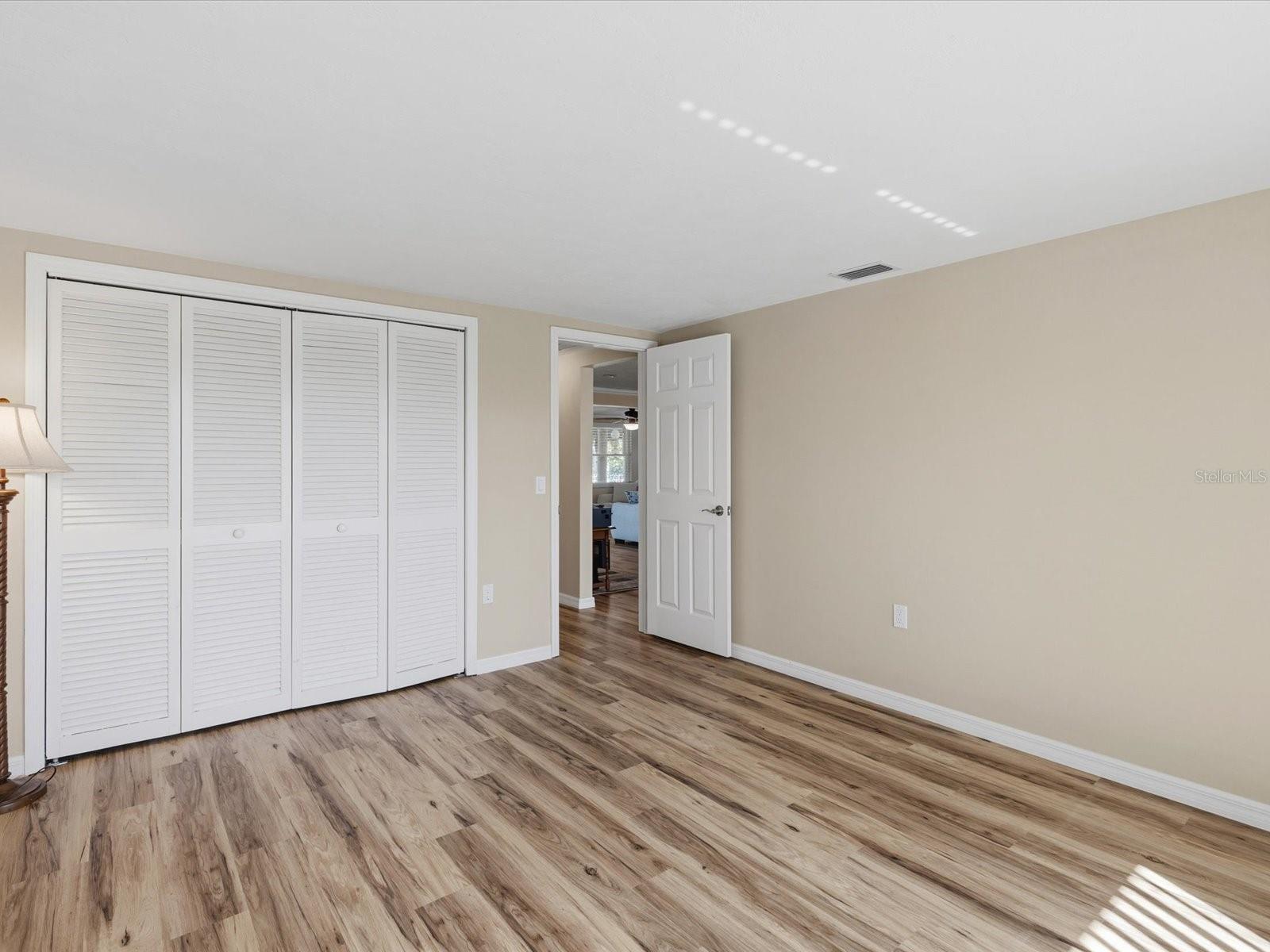 Listing photo id 12 for 4941 Galleon Court