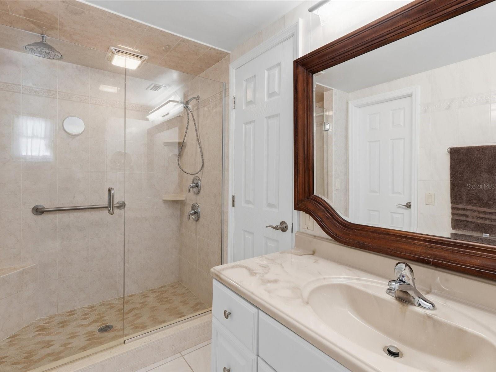 Listing photo id 16 for 4941 Galleon Court