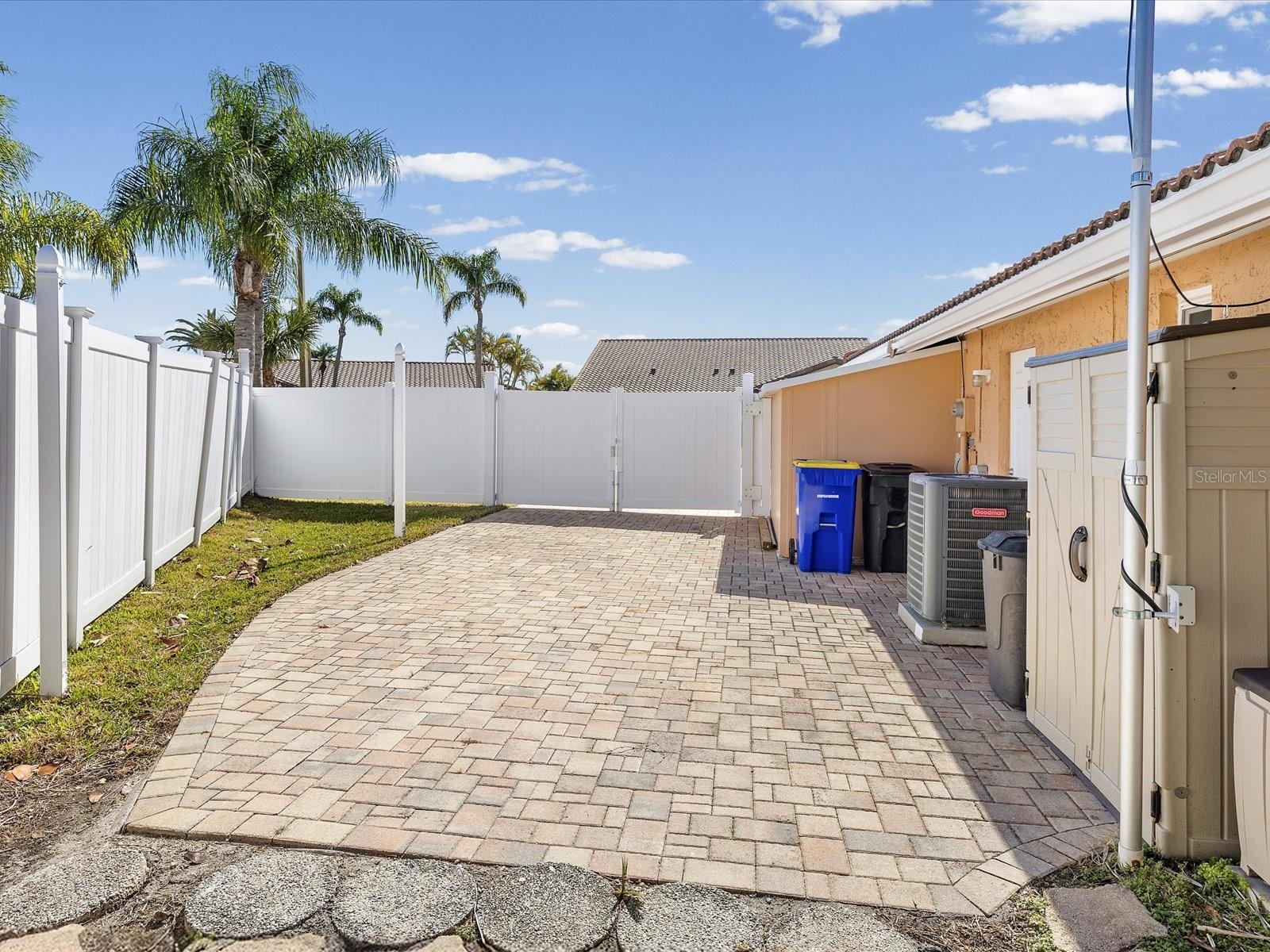 Listing photo id 19 for 4941 Galleon Court