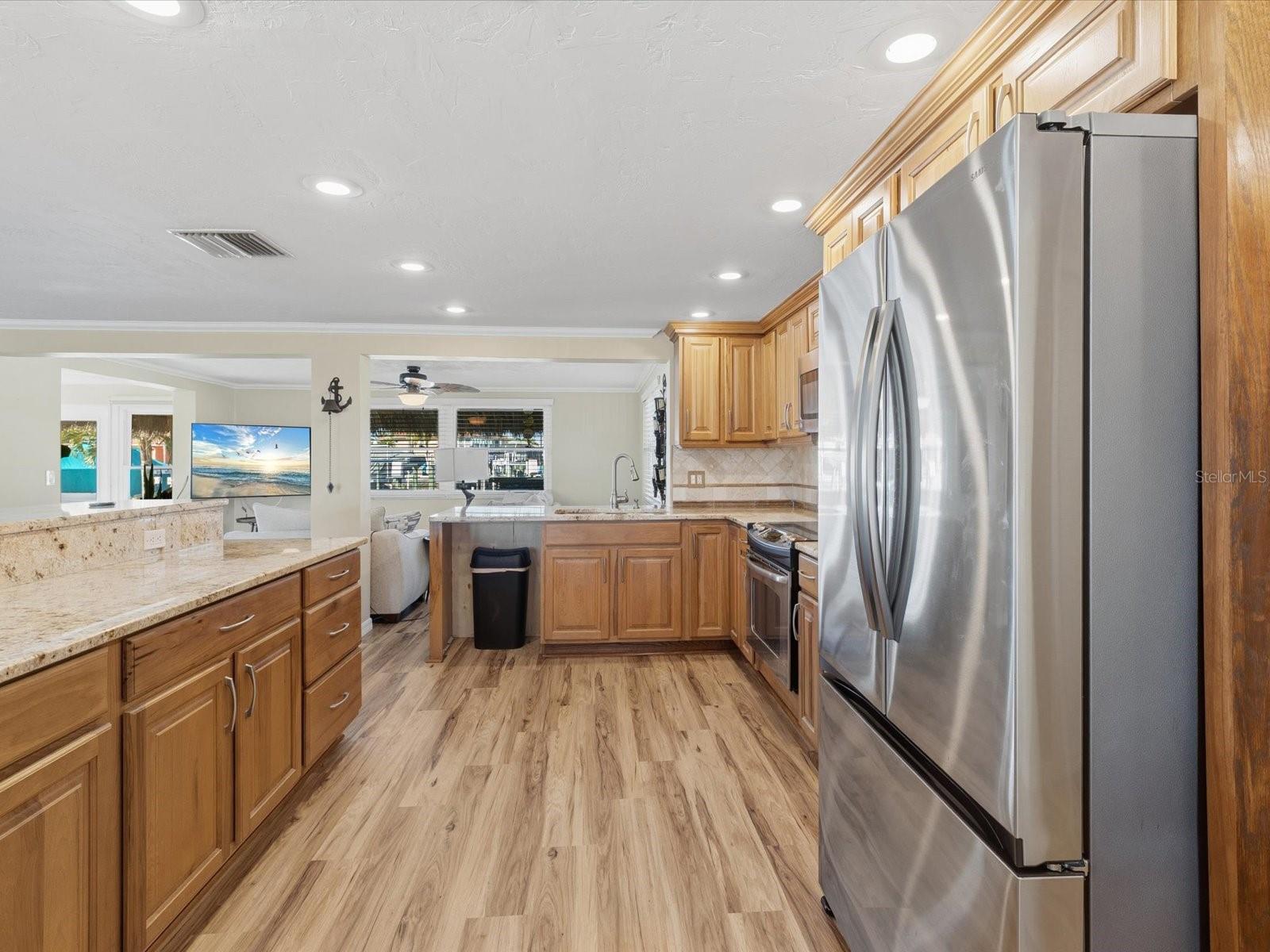 Listing photo id 1 for 4941 Galleon Court