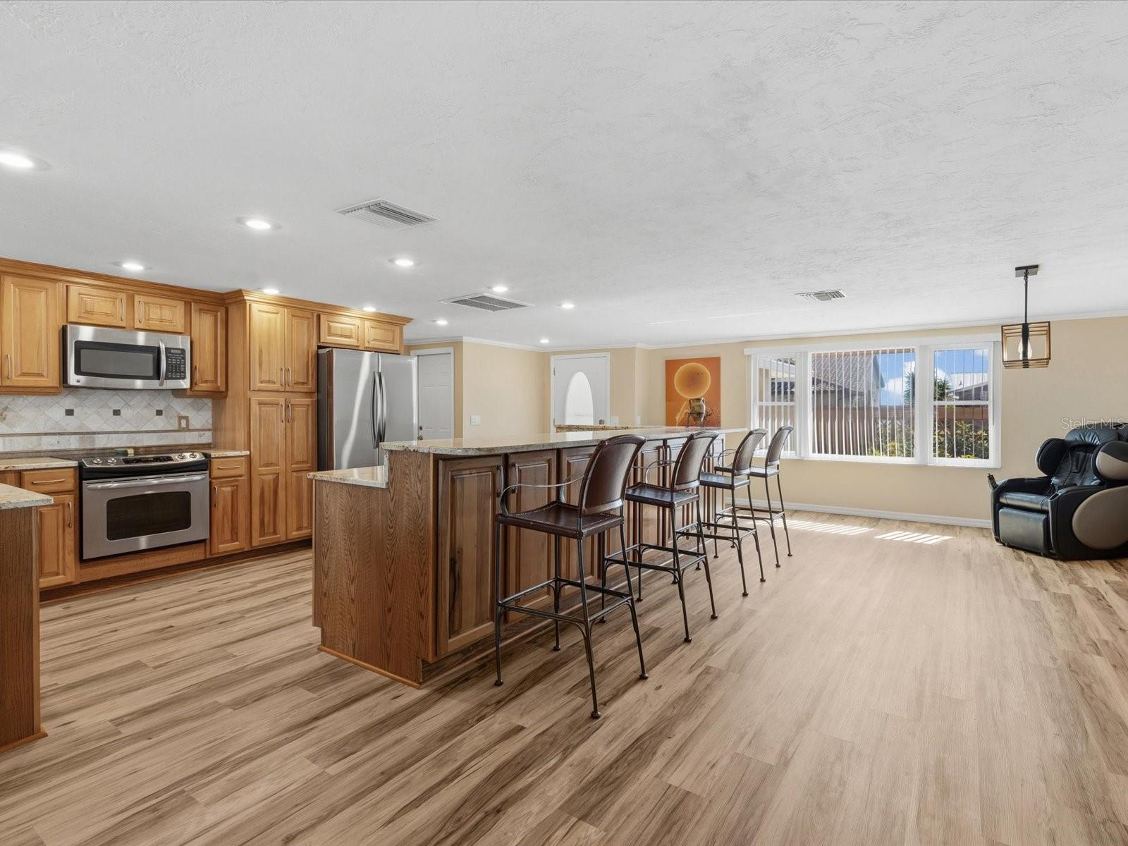 Listing photo id 6 for 4941 Galleon Court