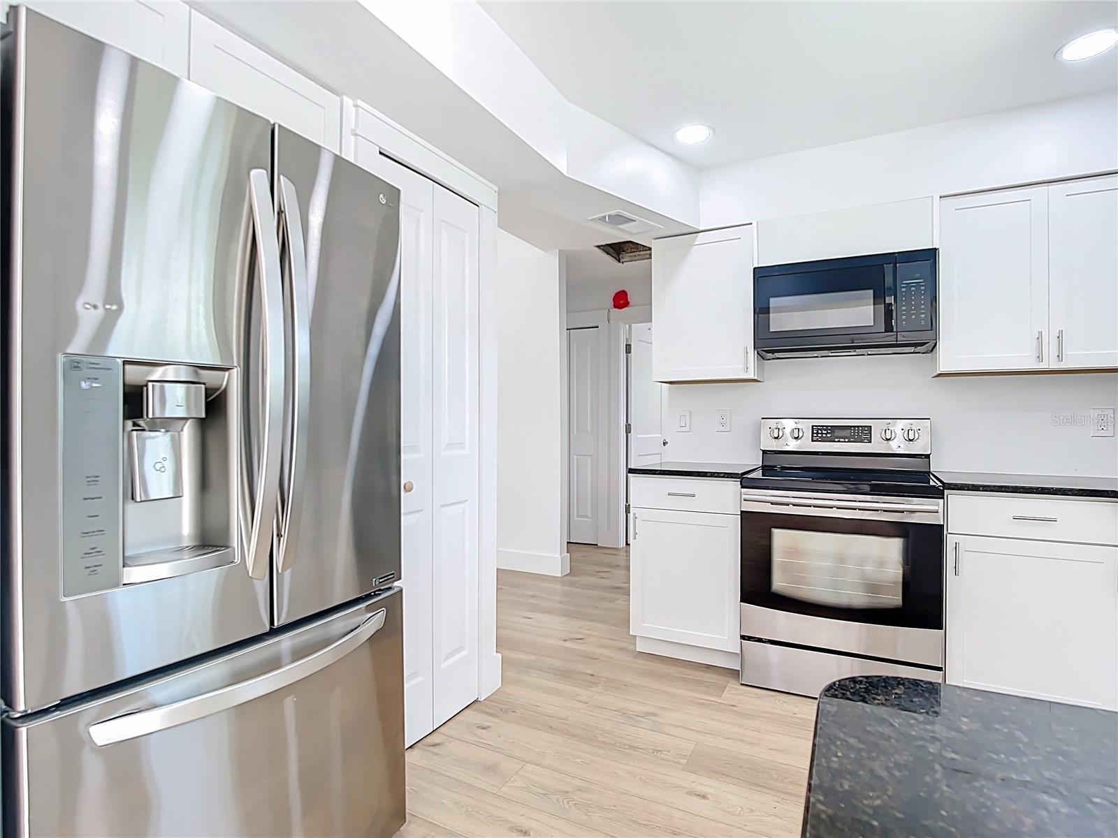 Image 12 of 38 For 7341 Hart Street