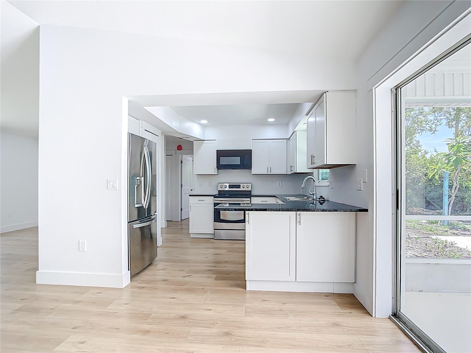 Image 9 of 38 For 7341 Hart Street