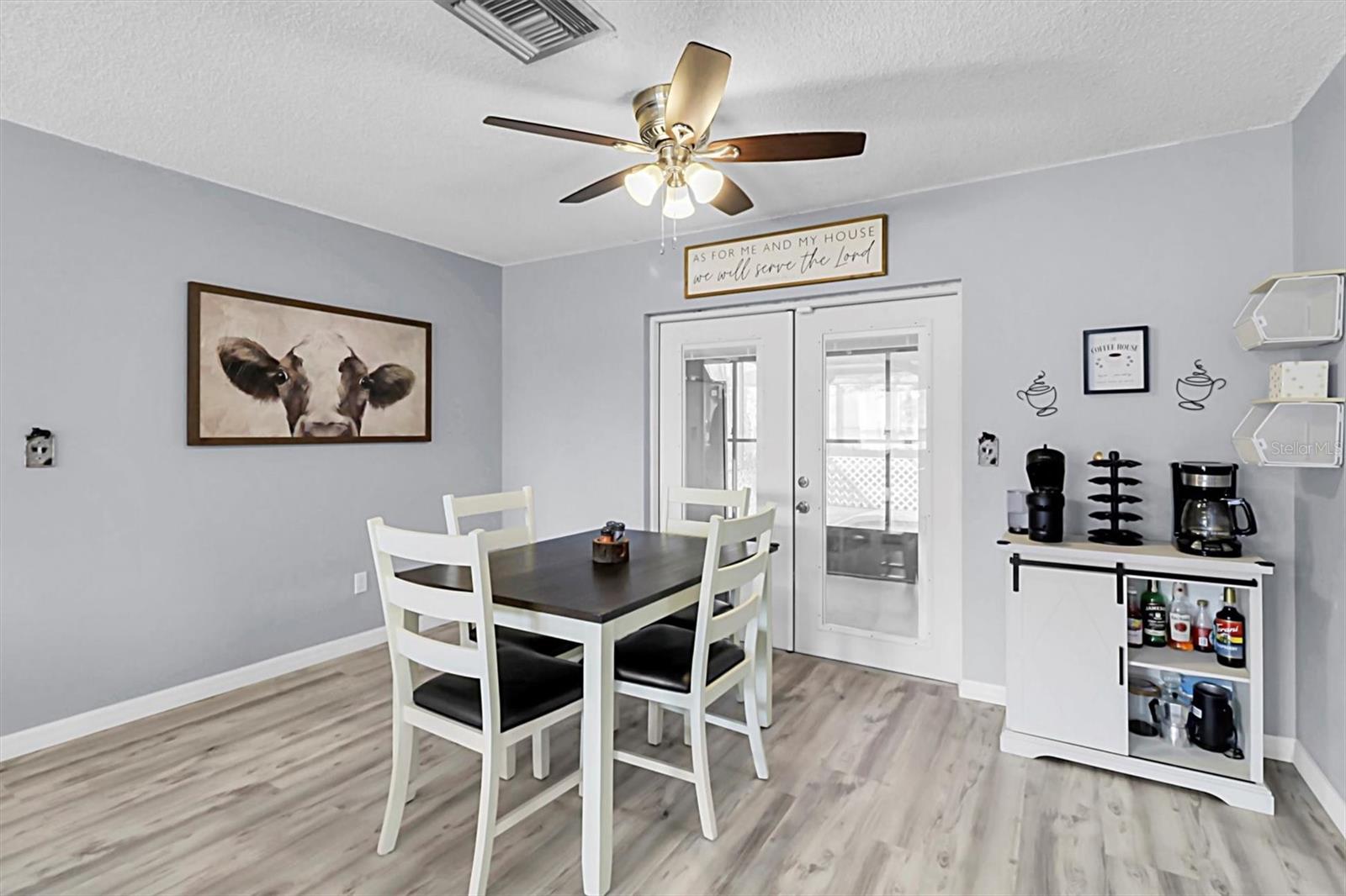 Image 14 of 41 For 3409 Plaza Avenue