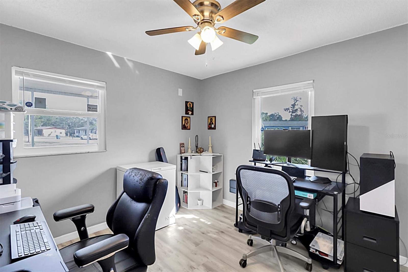 Image 16 of 41 For 3409 Plaza Avenue